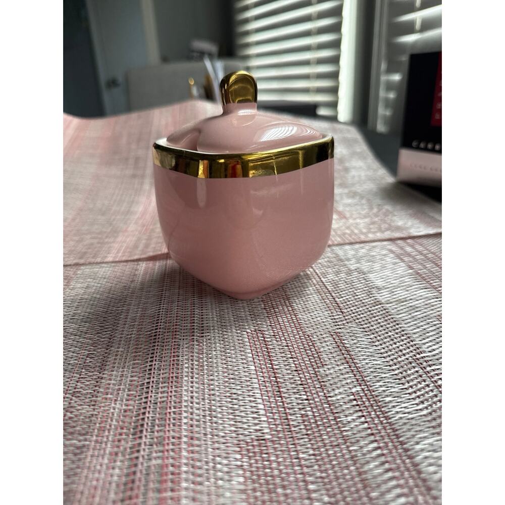 Sugar container